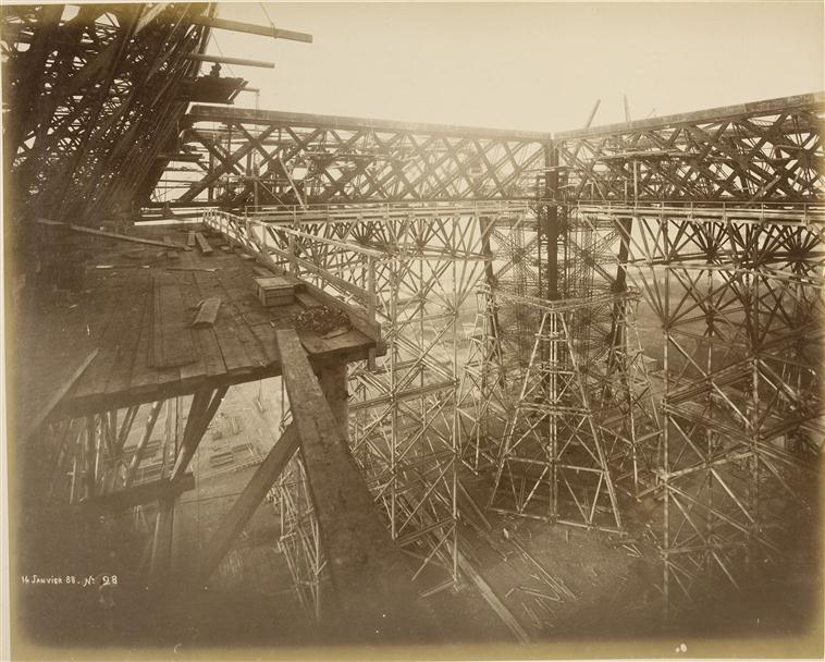 A construção da Torre Eiffel 08