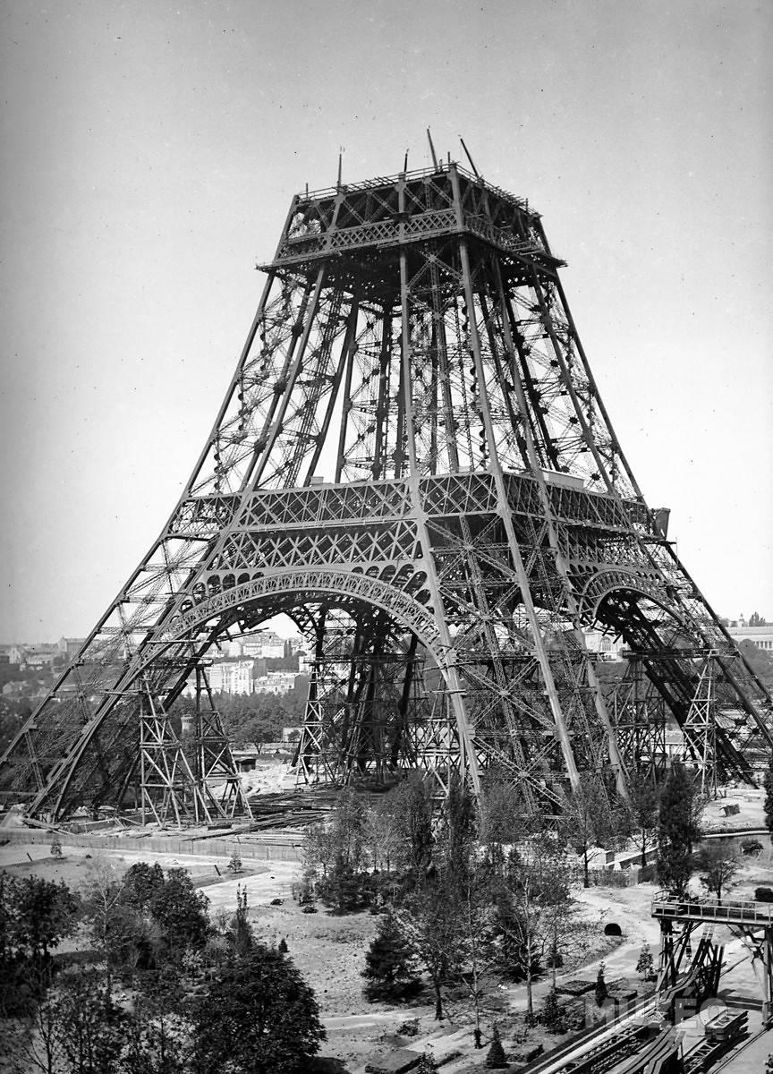 A construção da Torre Eiffel 14