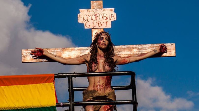 Trans-crucificada--o-que-um-pai-tem-com-isso-2