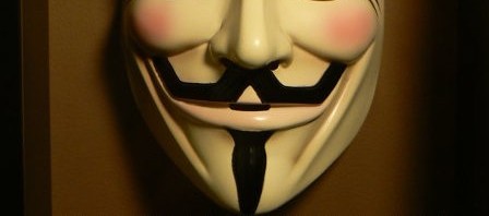 Guy Fawkes - Em caso de Revolução quebre o vidro