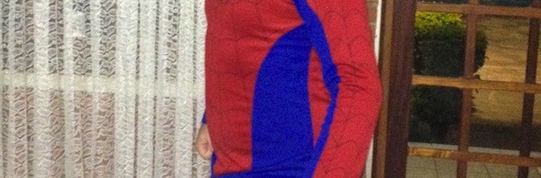 A roupa do Homem-Aranha é uma farsa