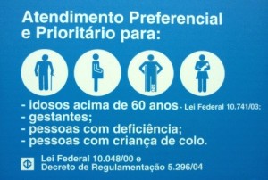 Atendimento preferencial e prioritário - Crianças de colo
