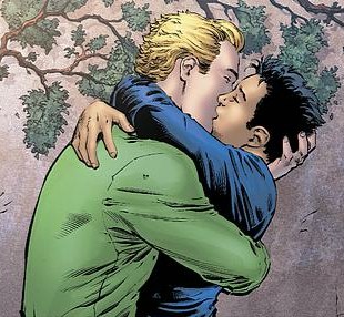 O beijo do Lanterna Verde com seu namorado