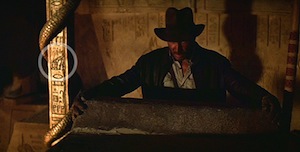 R2-D2 e C3-PO em Indiana Jones e os Caçadores da Arca Perdida small