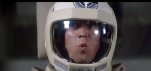 Extravagância do Capacete - Helmet Oddity