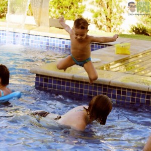 Padawan pulando na Piscina_01