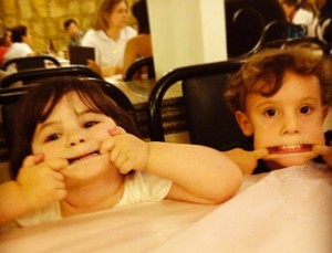 Imaginação na mesa do restaurante