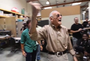 Stan Lee X Robô Gigante