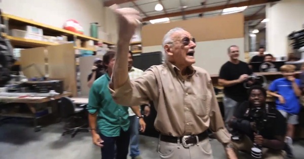 Stan Lee X Robô Gigante