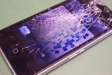 IPHONE QUEBRADO PITZI