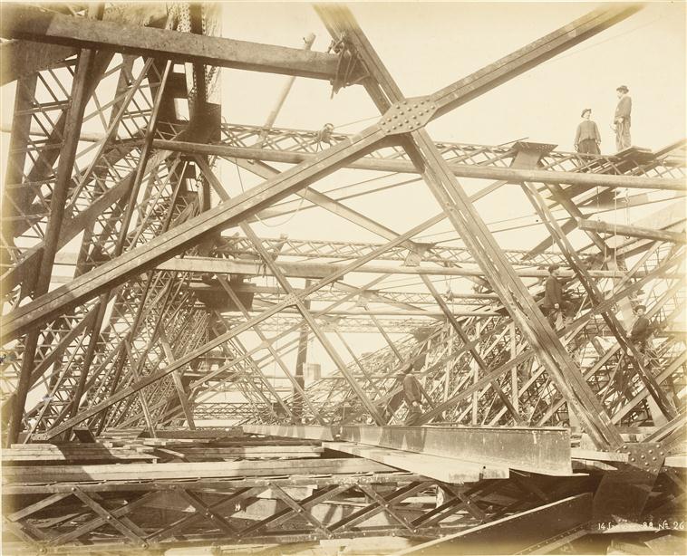 A construção da Torre Eiffel 06