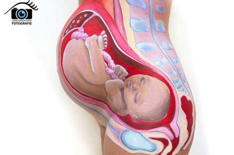 Body Painting em uma mulher grávida 02