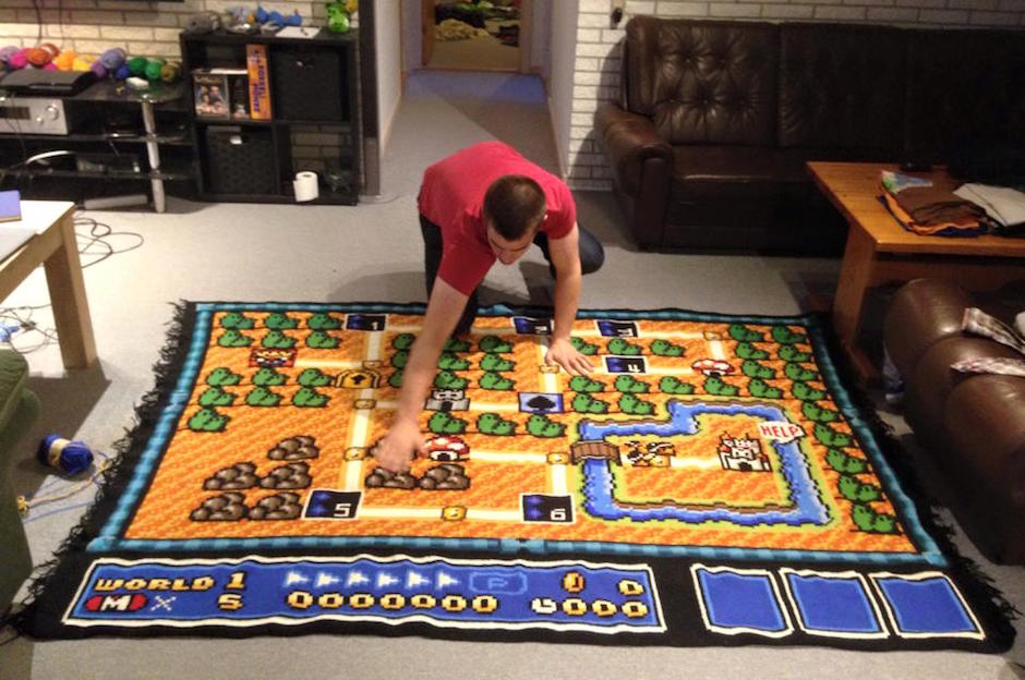 Ser nerd é ficar 06 anos fazendo um tapete de crochê do mapa do Super Mario Bros 04