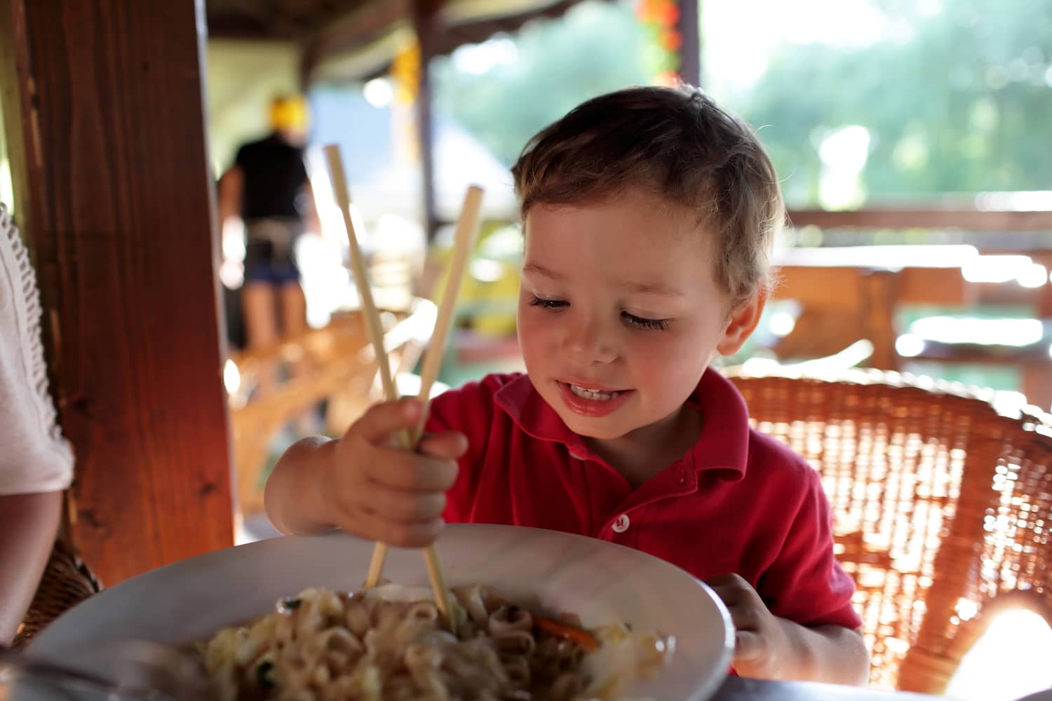 crianças comendo em restaurantes 02