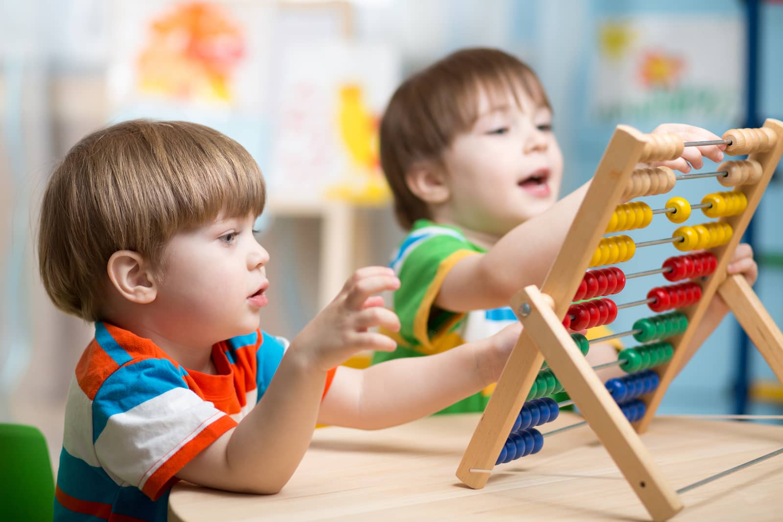 Deixar os filhos na escolinha e creche é falta de amor?