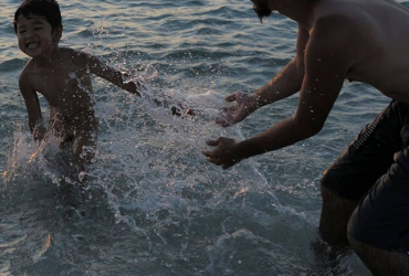 Cuidados para ter com crianças na praia