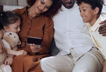 Diversão-em-família-para-treinar-inglês-em-casa